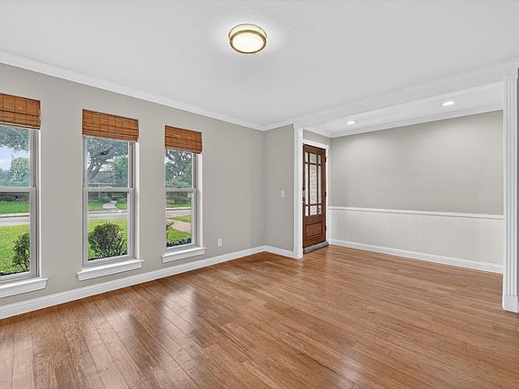 5th image of 1205 Edgefield Dr
