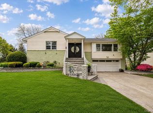 916 Lawrence Court, North Woodmere, NY 11581