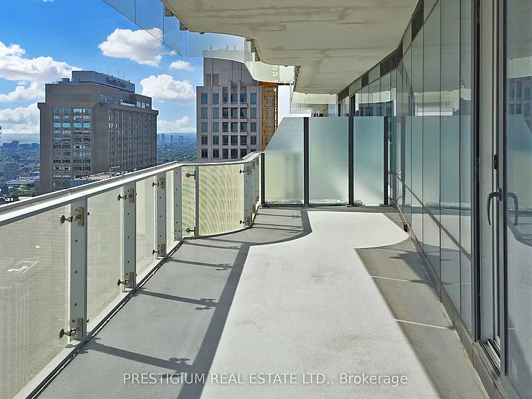 1 Bloor St E #4204 — Photo 31
