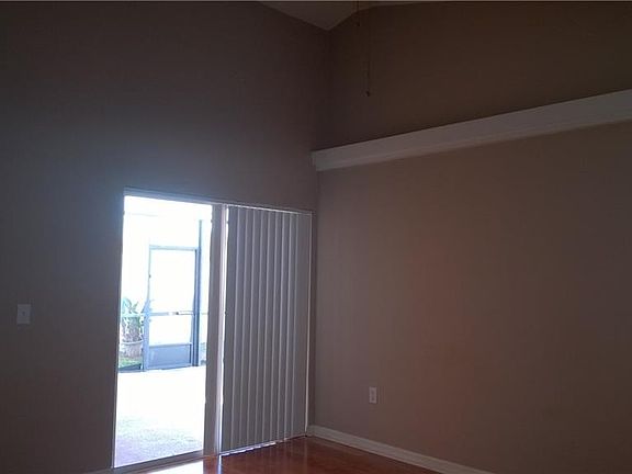 3rd image of 914 Woodsong Way