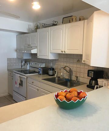 4th image of 196 N Coconut Palm Blvd