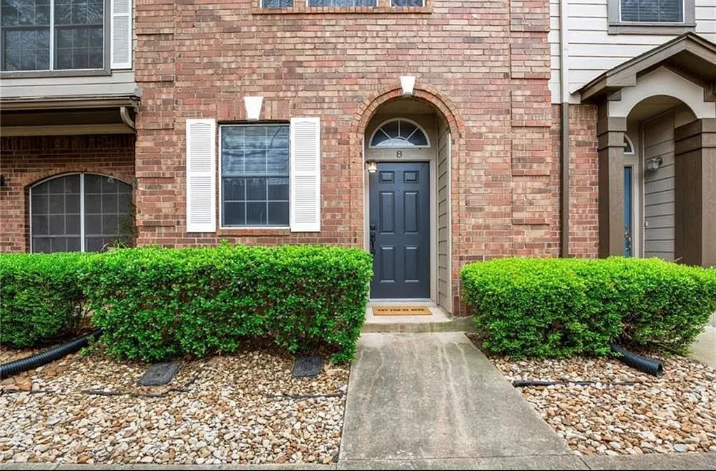 2 bed, 2.5 bath, 1312 sqft, $1,699 — Photo 1