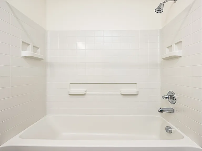 CRN Crane Interbay Apartments — Photo 38