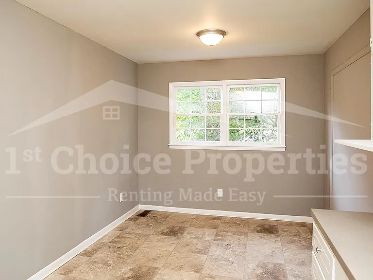 1037 Dawn Dr — Photo 11