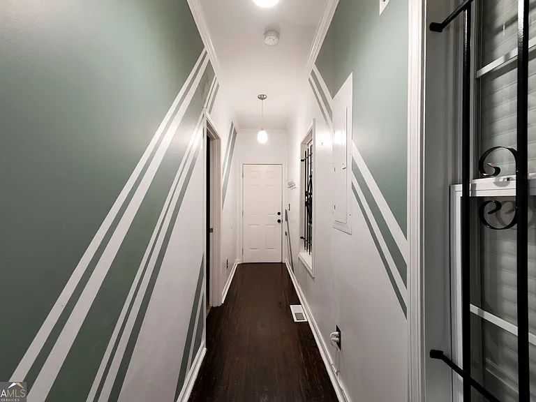 1079 Sims St SW — Photo 8