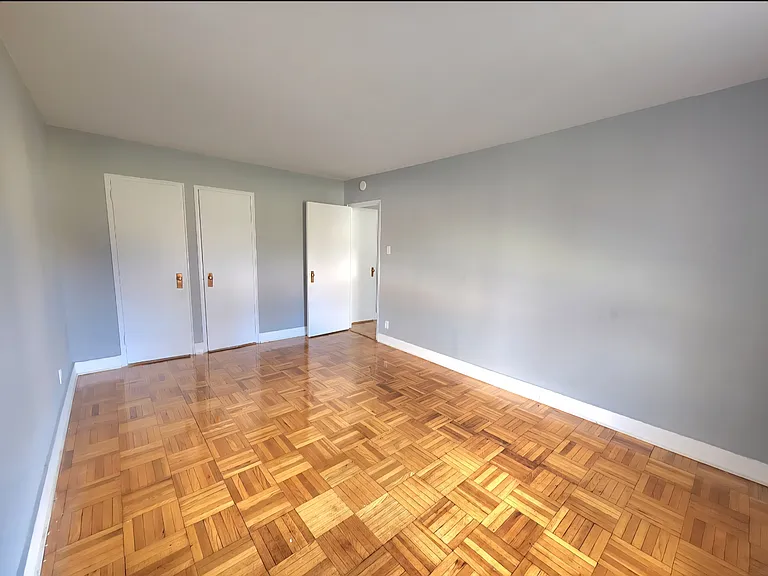 196-15 65th Cres #B — Photo 9