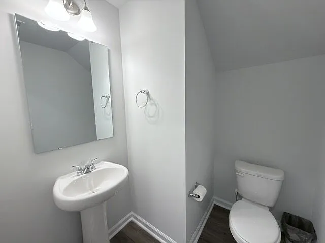 807 Coburg Ln — Photo 40