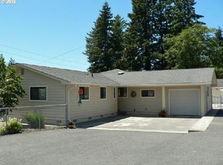 709 4th St, Brookings, OR 97415