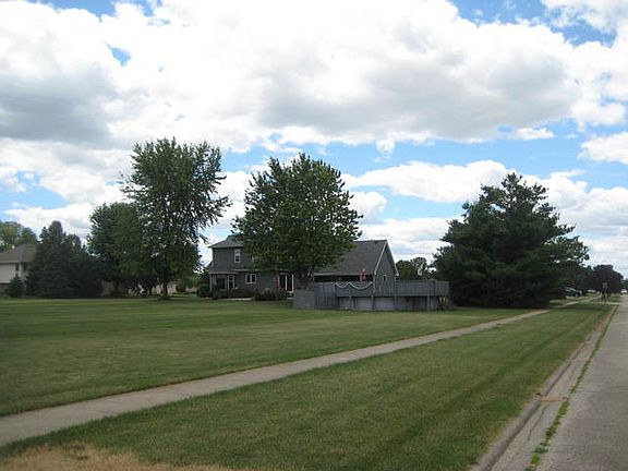 3rd image of 1600 Bellechase Dr