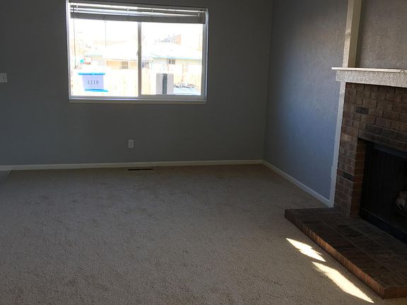 Living room (back towards the kitchen)