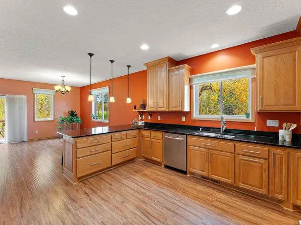 3509 Pilgrim Ln N, Plymouth, MN 55441