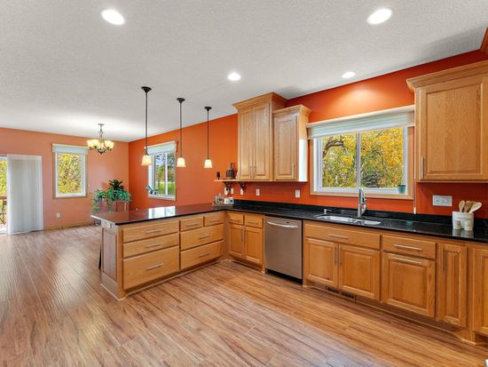 3509 Pilgrim Ln N, Plymouth, MN 55441