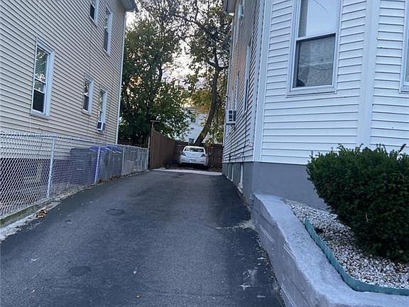 3rd image of 20-22 Violet St