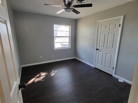 5th image of 3014 Division St