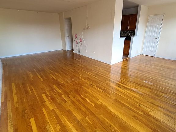 3rd image of 3707 147th St APT 4K