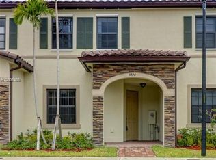 9220 W 33rd Way, Hialeah, FL 33018