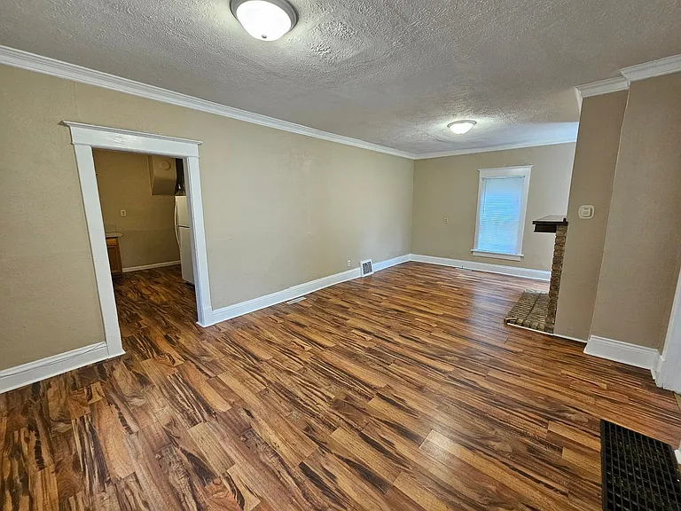 519 Howard St — Photo 6