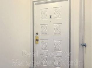 1204 Wall St APT 1, Everett, WA 98201