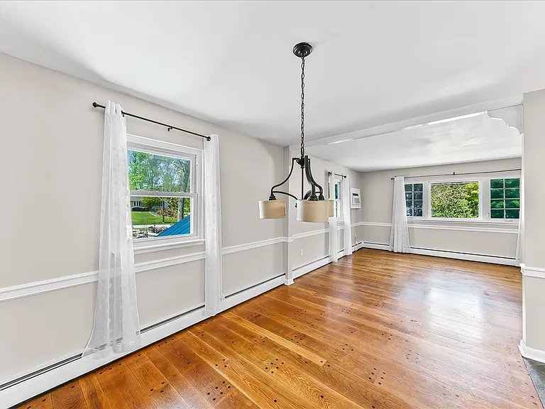 225 Chestnut St — Photo 6