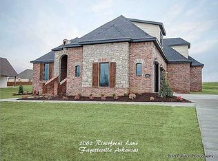 2062 Riverfront Ln, Fayetteville, AR 72703