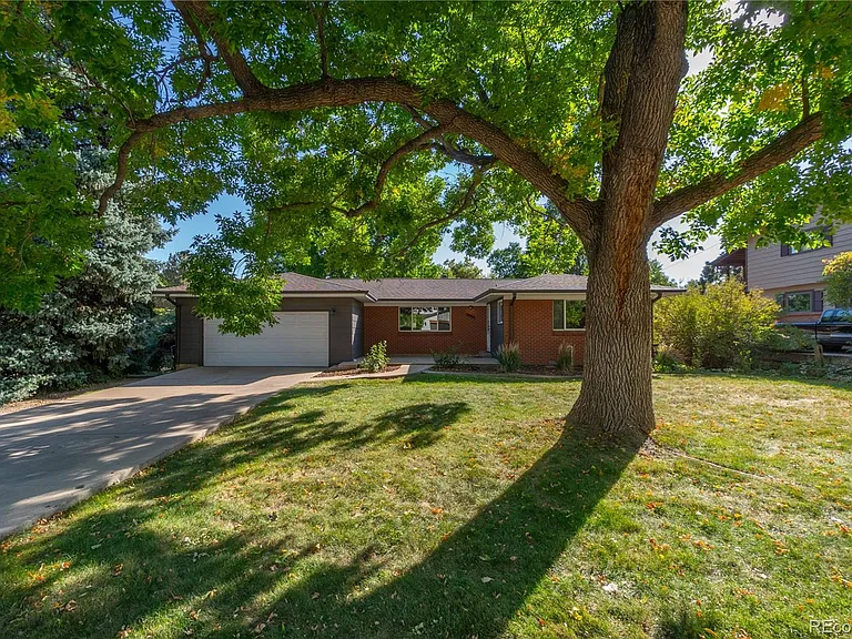2990 Indiana St — Photo 2