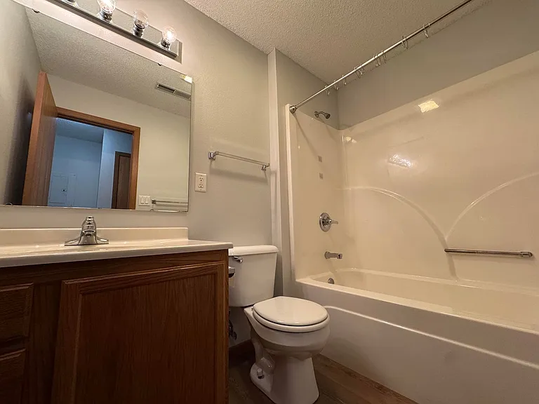 1039 Scott Park Dr — Photo 10