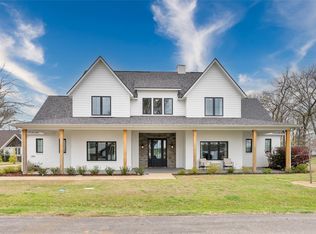 653 Enchanted Isles Dr, Mabank, TX 75156