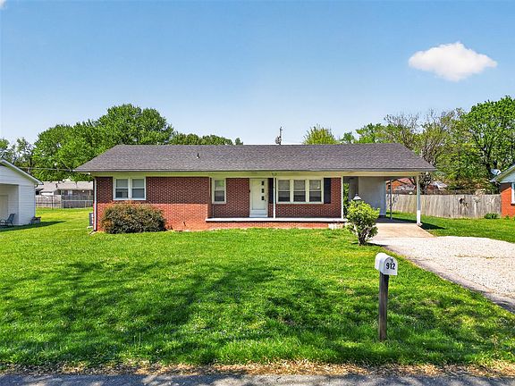 2nd image of 912 Sunset Ln