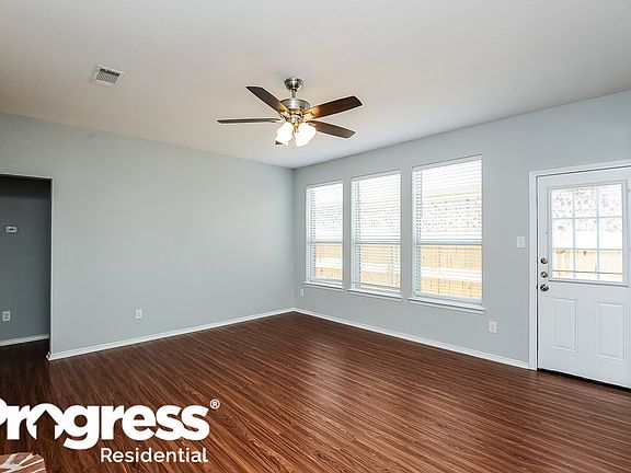 3rd image of 1001 Buffalo Springs Dr