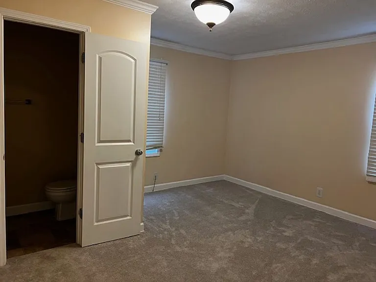 808 Ray Ave — Photo 8
