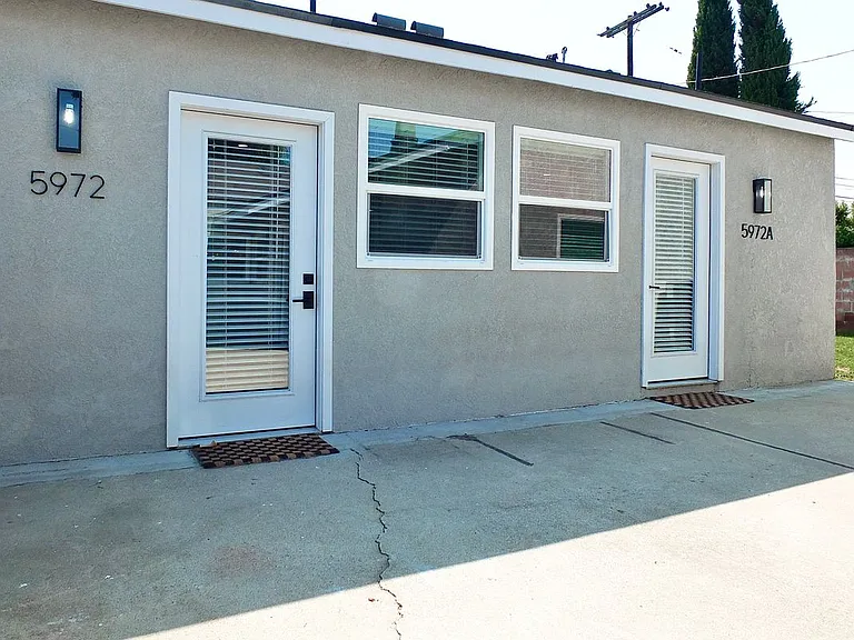5972 Coke Ave — Photo 2
