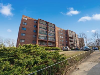 2 Summit Dr APT 68, Reading, MA, 01867