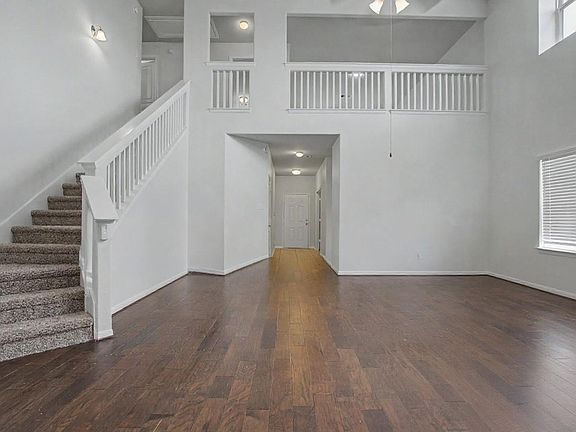 3rd image of 8305 Jade Court