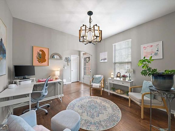 4th image of 508 Chestnut Walk