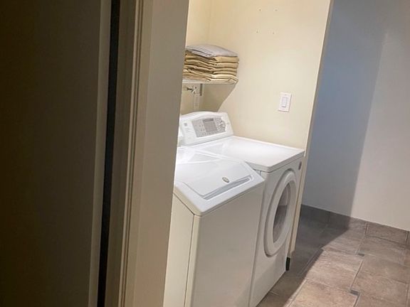 5th image of 1323 N Spurgeon St APT 2B
