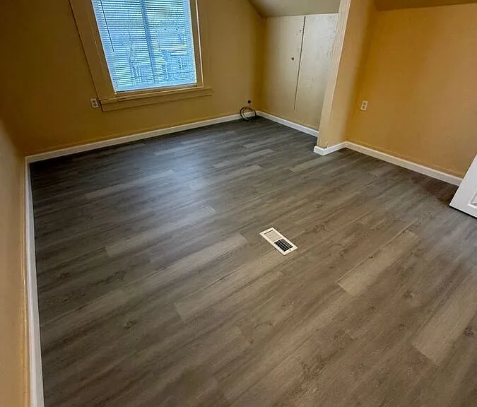 4663 N Logan St — Photo 8
