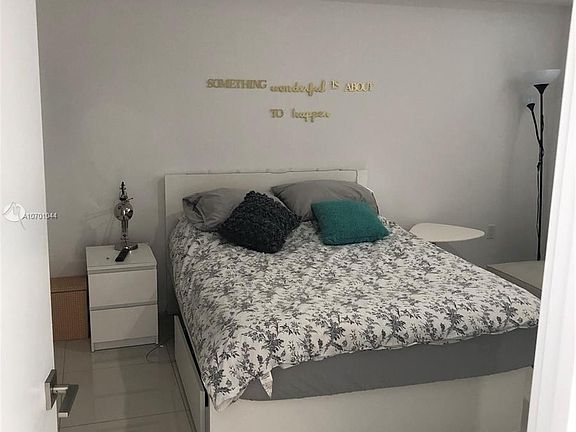4th image of 5252 NW Paseo Blvd #807