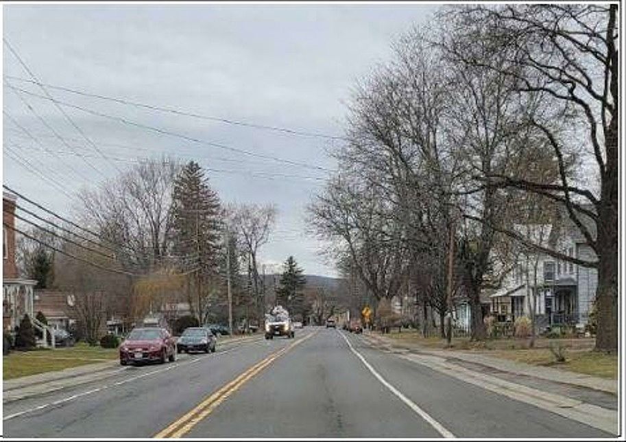 Exterior Neighborhood (street photo)