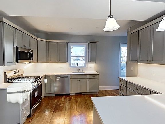3rd image of 1000 River St APT 1