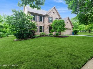 843 High Gate Crse, Glen Ellyn, IL