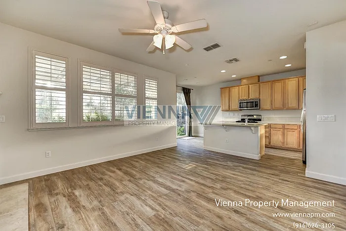 1003 Ferry Cir — Photo 9