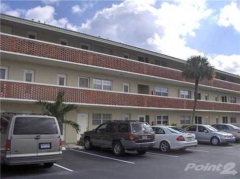 4th image of 1951 NE 39th St APT 133