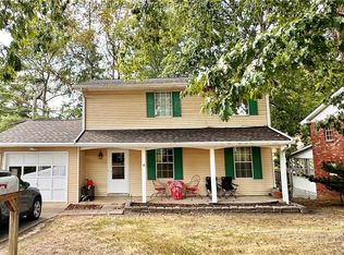 5452 Queensbury Ln, Cross Lanes, WV 25313