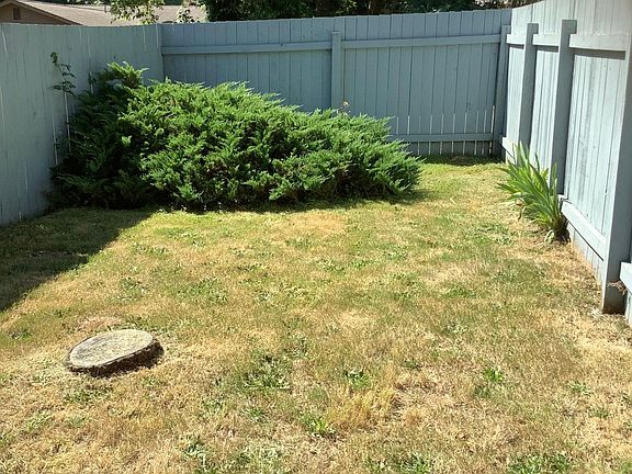 5th image of 5108 Hideaway Ln #B