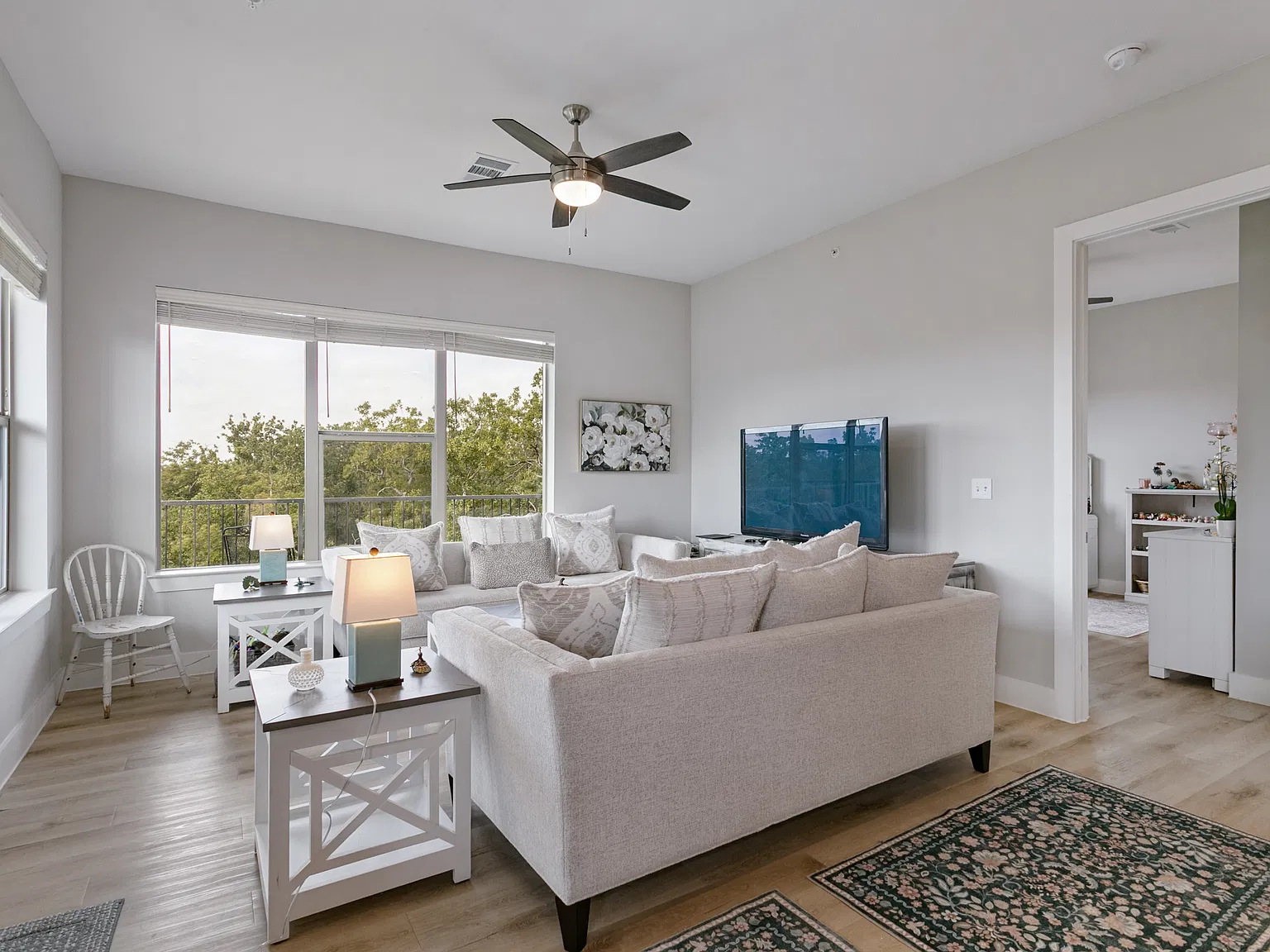 2 bed, 1276 sqft, $1,800 — Photo 1