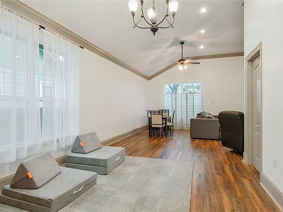 5th image of 8833 Green St