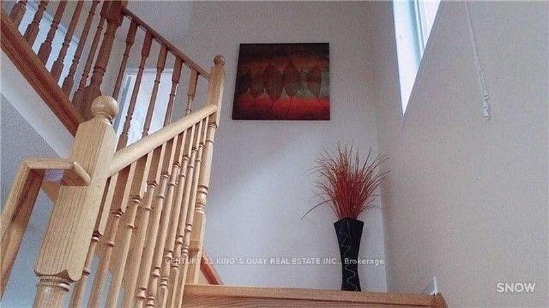 Richmond Hill Townhouse for rent - 4 Bedrooms — photo 7