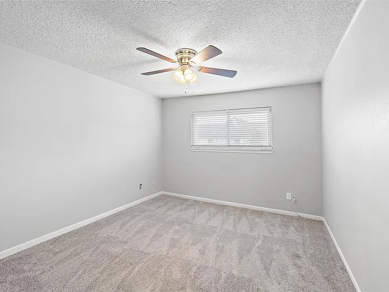 14256 Misty Meadow Ln — Photo 16