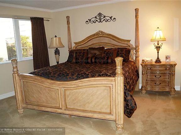 5th image of 3000 Holiday Dr APT 406