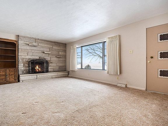 3rd image of 28472 State Road 2